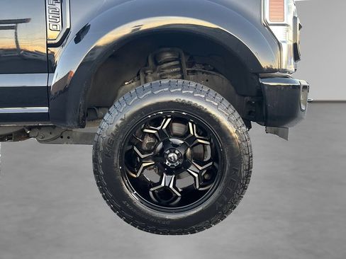 Used 2020 Ford F250 Lariat w/ Lariat Ultimate Package image 18