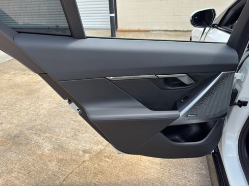 Used 2025 BMW i5 eDrive40i w/ M Sport Package RWD image 47