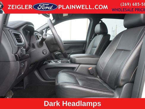 Used 2018 Nissan Titan SL w/ Midnight Edition image 15