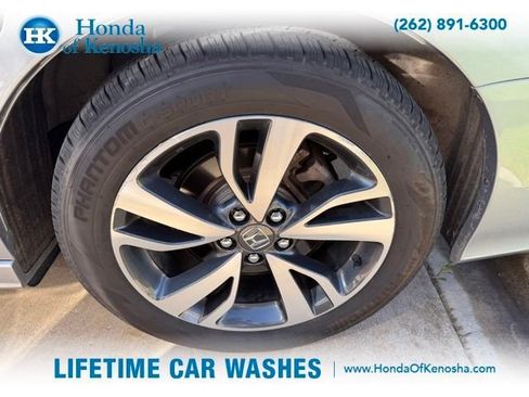 Used 2023 Honda Odyssey Touring image 3