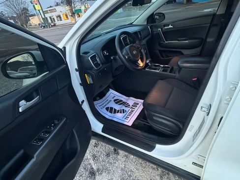 Used 2019 Kia Sportage LX FWD image 9