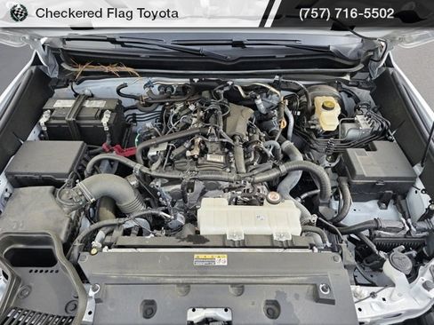 Used 2024 Toyota Tacoma TRD Off-Road image 15