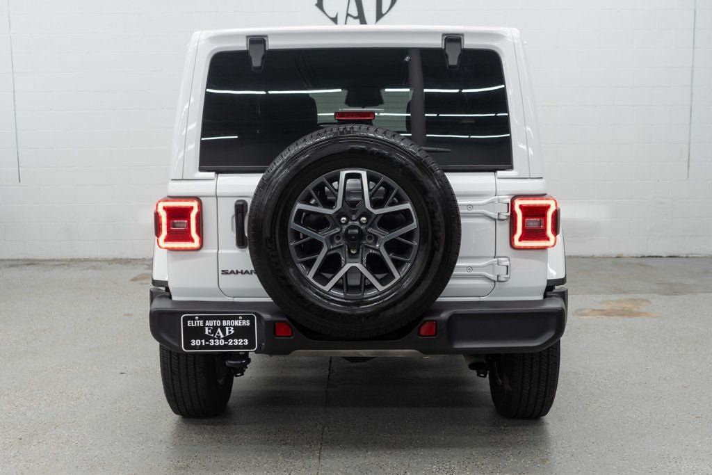 Used 2026 Jeep Wrangler Unlimited Sahara AWD/4WD image 4
