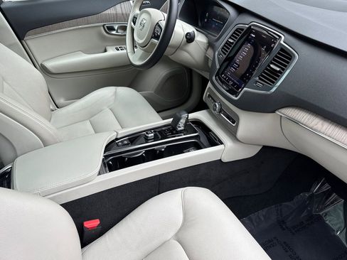 Used 2023 Volvo XC90 B6 Core w/ Climate Package image 17