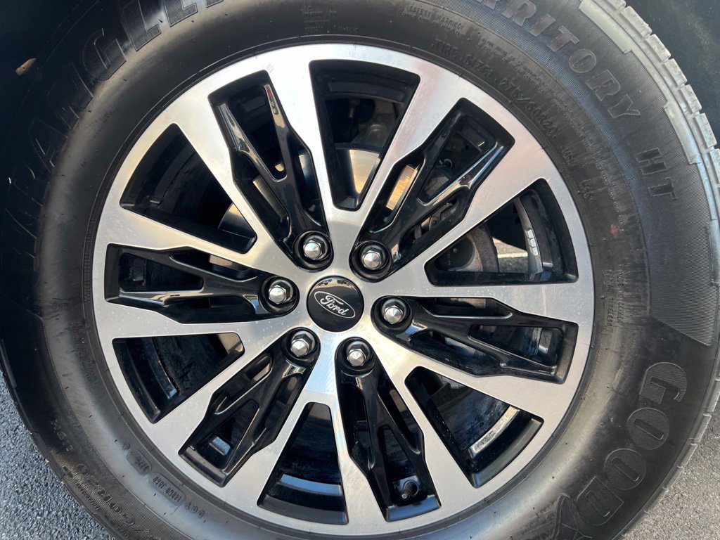 Used 2025 Ford Expedition Max Platinum AWD/4WD image 18