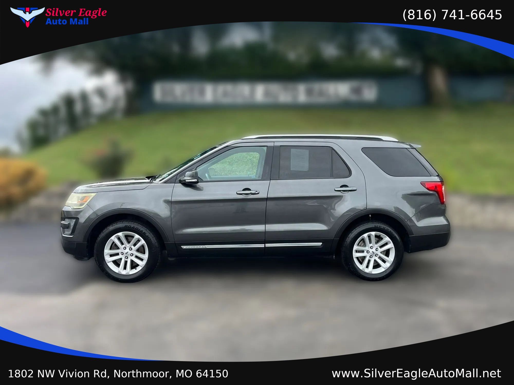Used 2016 Ford Explorer XLT w/ Equipment Group 202A FWD image 2