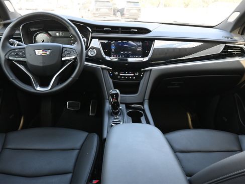 Used 2025 Cadillac XT6 Sport w/ LPO, Floor Liner Package image 7