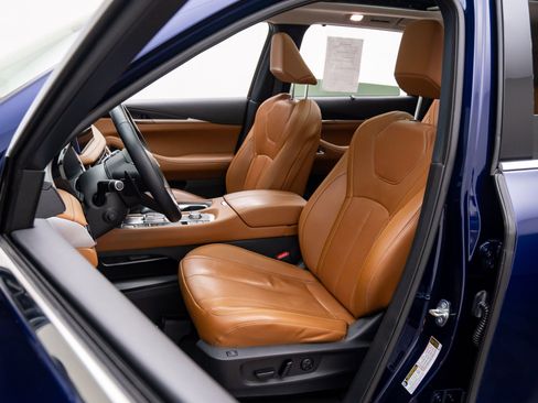 Used 2023 INFINITI QX60 Sensory w/ Vision Package AWD/4WD image 17