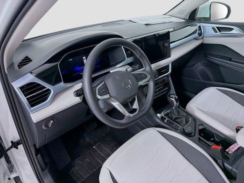New 2026 Volkswagen Taos SE AWD/4WD image 9
