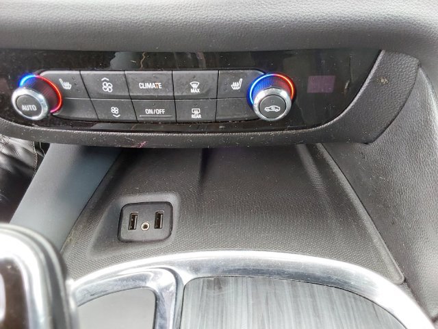 Used 2018 Buick Enclave Essence FWD image 33
