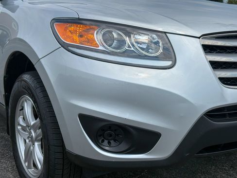 Used 2012 Hyundai Santa Fe GLS FWD image 3