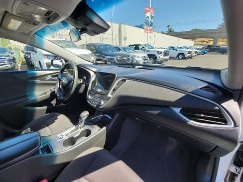 Used 2023 Chevrolet Malibu LT FWD image 27