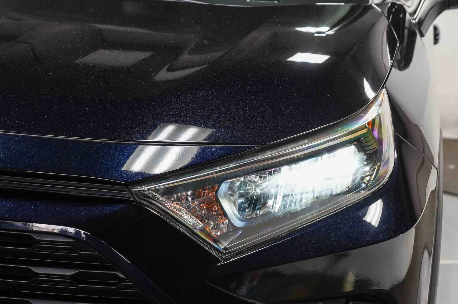 Certified 2019 Toyota RAV4 LE w/ Carpet Mat Package FWD image 8