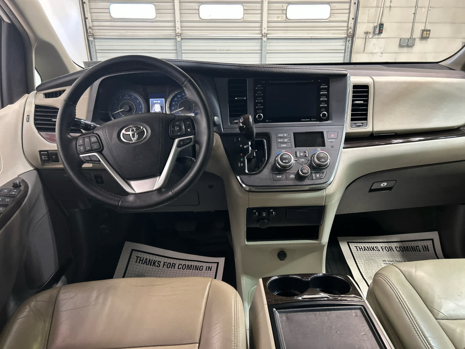 Used 2019 Toyota Sienna XLE FWD image 12