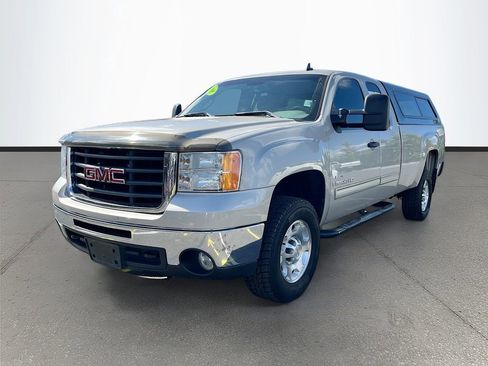 Used 2008 GMC Sierra 3500 SLE w/ Convenience Package AWD/4WD image 2