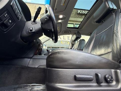 Used 2011 Hyundai Genesis 4.6 image 12