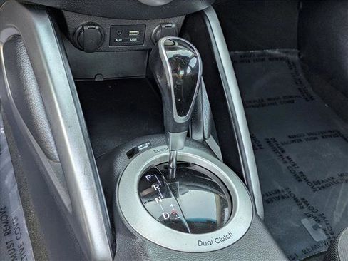 Used 2017 Hyundai Veloster image 14