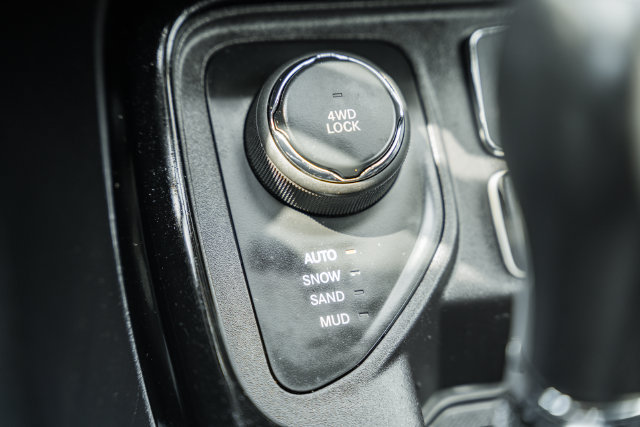 Used 2020 Jeep Compass Limited AWD/4WD image 20