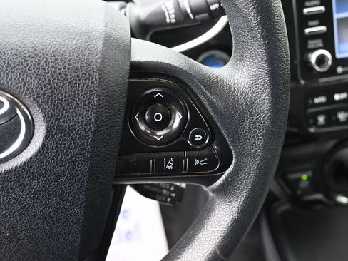 Used 2022 Toyota Prius LE image 20