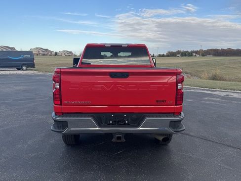 Used 2024 Chevrolet Silverado 2500 LT w/ Convenience Package image 7