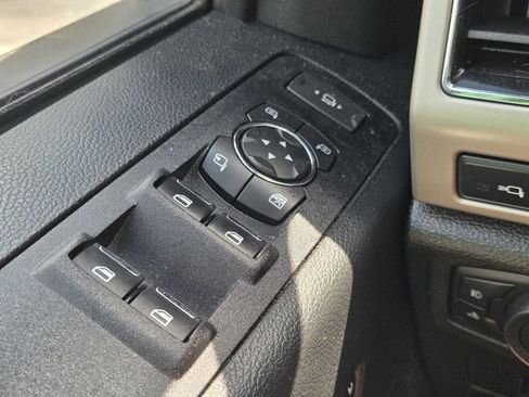 Used 2021 Ford F250 Lariat w/ Lariat Value Package AWD/4WD image 43