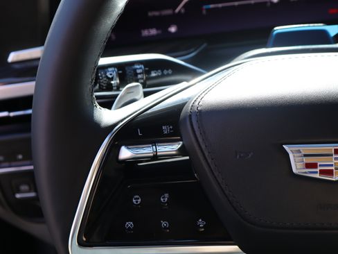 Used 2026 Cadillac Escalade Platinum Sport w/ LPO, ONYX Package image 21