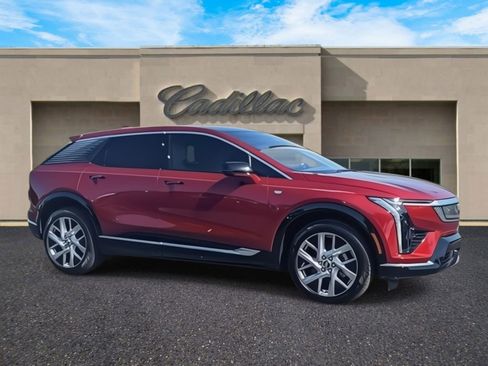 New 2025 Cadillac Optiq Luxury 2 image 1