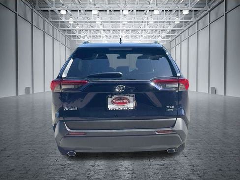 Used 2025 Toyota RAV4 XLE AWD/4WD image 9