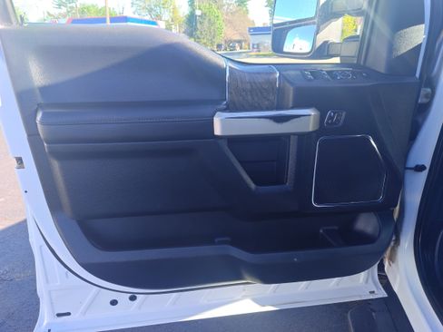 Used 2019 Ford F250 Lariat w/ Lariat Ultimate Package AWD/4WD image 15