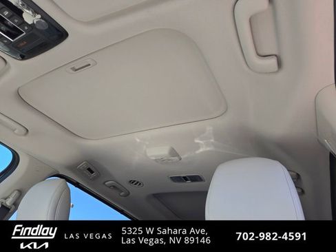 New 2026 Kia Carnival SX w/ SX Dark Edition Package FWD image 10