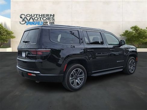 Used 2025 Jeep Wagoneer 4WD image 5