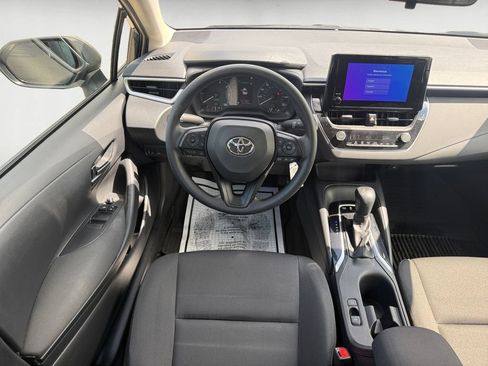 Used 2025 Toyota Corolla LE FWD image 11