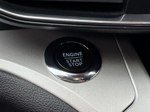 Used 2023 Ford Explorer XLT w/ Equipment Group 202A image 21