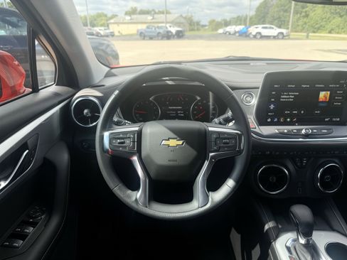 New 2025 Chevrolet Blazer LT w/ Convenience Package FWD image 13