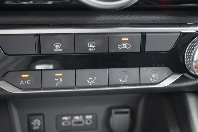Used 2025 Nissan Sentra SV FWD image 34