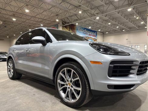 Used 2020 Porsche Cayenne image 24