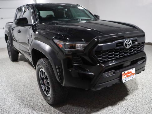 Used 2024 Toyota Tacoma TRD Off-Road AWD/4WD image 5