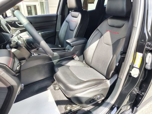 Certified 2024 Jeep Compass Trailhawk w/ Trailhawk Convenience Group image 15