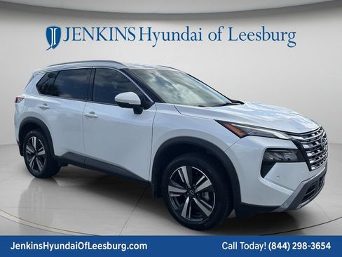 Used 2024 Nissan Rogue SL FWD image 1
