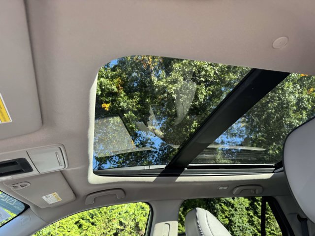 Certified 2024 Honda Pilot Elite image 18