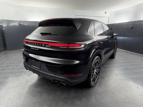 Certified 2025 Porsche Cayenne S AWD/4WD image 7