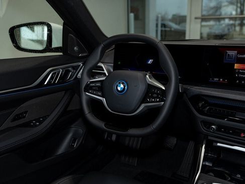 Used 2025 BMW i4 xDrive40i w/ Premium Package image 39