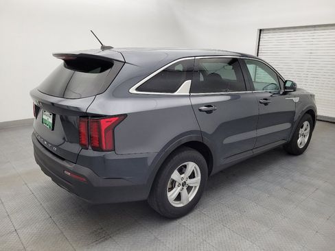 Used 2022 Kia Sorento LX FWD image 9