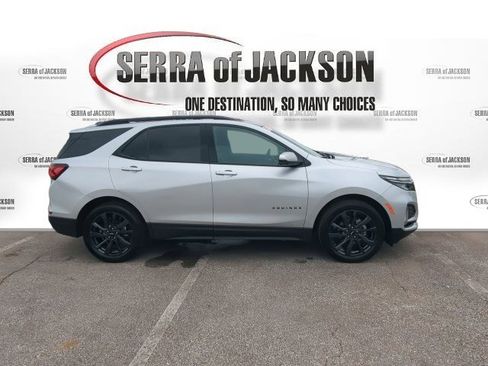 Used 2022 Chevrolet Equinox RS w/ RS Leather Package FWD image 10