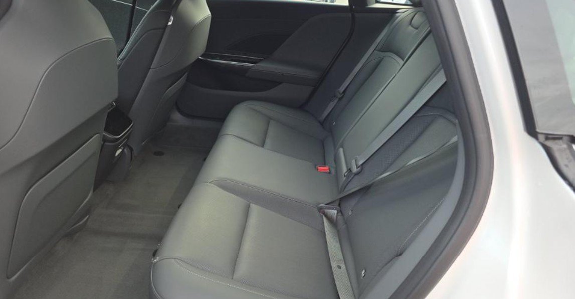 Used 2024 Lucid Air Pure RWD image 6