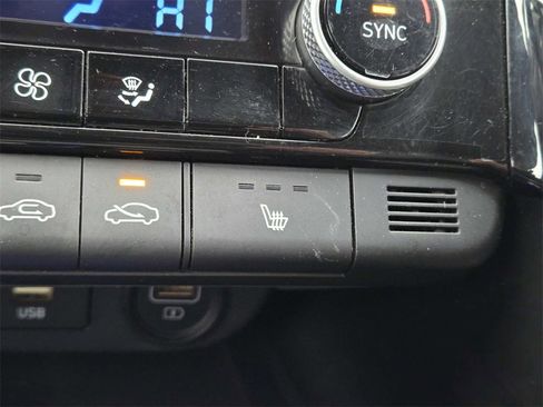 Used 2023 Hyundai Elantra SEL w/ Convenience Package image 29