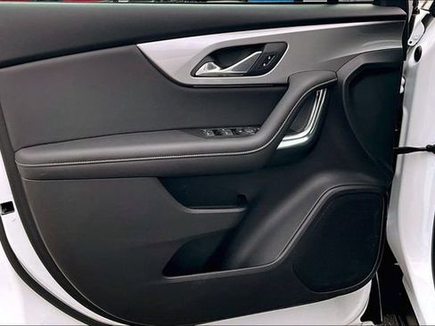 Used 2023 Chevrolet Blazer LT image 17