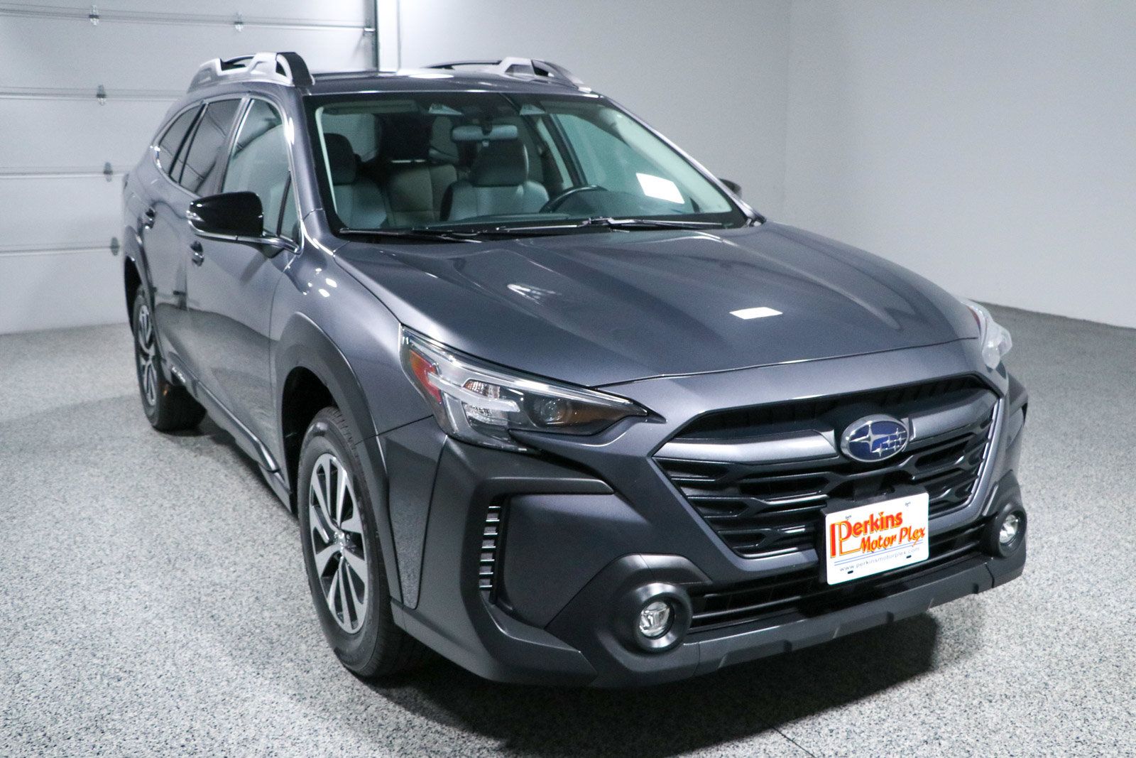 Used 2023 Subaru Outback Premium AWD/4WD image 5