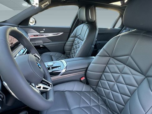 New 2025 BMW 740i image 20
