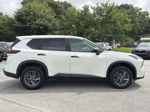 Used 2024 Nissan Rogue S AWD/4WD image 24
